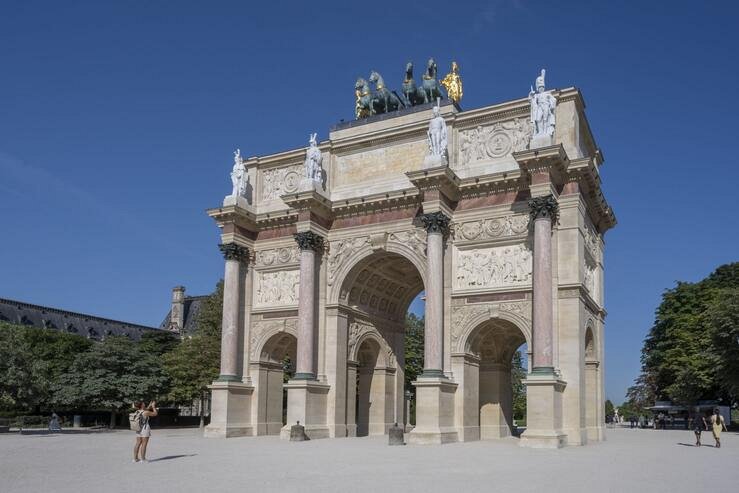 Travaux de préservation et de restauration de l'Arc de Triomphe du Carrousel