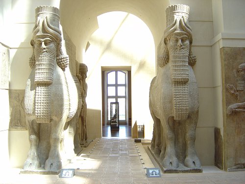 Human-headed_Winged_Bulls_Gate_Khorsabad_-_Louvre_01a